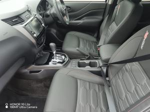 Nissan Navara 2.5DDTI PRO-4X 4X4 automatic D/C - Image 8
