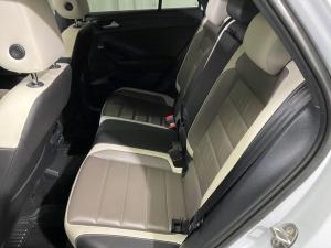 Volkswagen T-Roc 2.0TSI 140kW 4Motion R-Line - Image 15