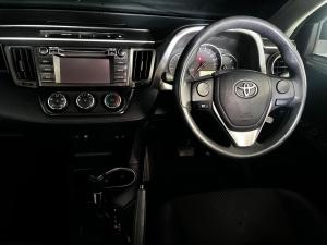 Toyota RAV4 2.0 GX auto - Image 10
