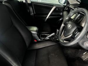 Toyota RAV4 2.0 GX auto - Image 5