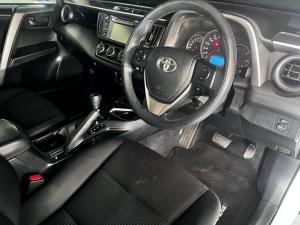 Toyota RAV4 2.0 GX auto - Image 6