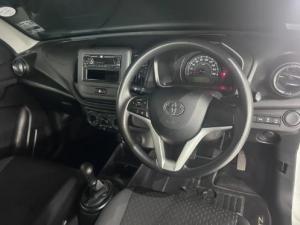 Toyota Vitz 1.0 XR manual - Image 7