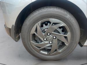 Hyundai i20 1.2 Premium - Image 11