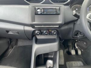 Nissan Magnite 1.0 Visia auto - Image 16