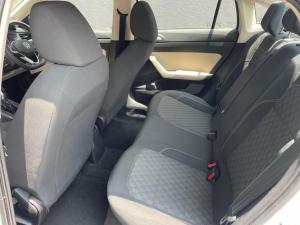Volkswagen Polo sedan 1.6 auto - Image 12