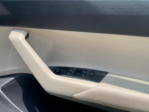 Volkswagen Polo sedan 1.6 auto - Image 9