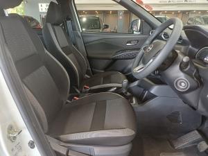 Nissan Magnite 1.0 Visia auto - Image 11