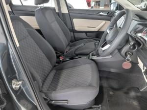 Volkswagen Polo sedan 1.6 manual - Image 11
