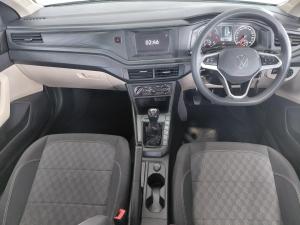 Volkswagen Polo sedan 1.6 manual - Image 13