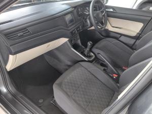 Volkswagen Polo sedan 1.6 manual - Image 14