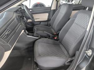 Volkswagen Polo sedan 1.6 manual - Image 15
