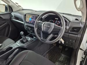Isuzu D-Max 1.9TD double cab L manual - Image 13
