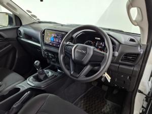 Isuzu D-Max 1.9TD double cab L manual - Image 16