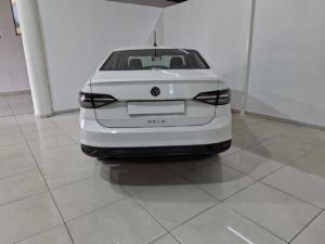 Volkswagen Polo sedan 1.6 manual - Image 5