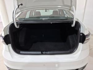 Volkswagen Polo sedan 1.6 manual - Image 6