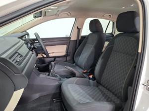 Volkswagen Polo sedan 1.6 manual - Image 9