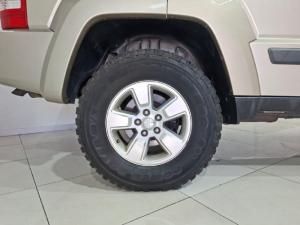 Jeep Cherokee 3.7L Sport - Image 10