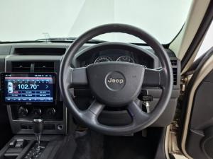 Jeep Cherokee 3.7L Sport - Image 22