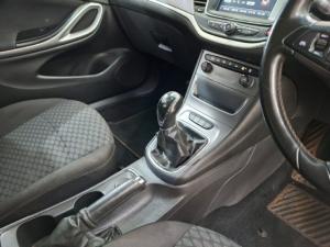 Opel Astra hatch 1.0T Enjoy - Image 13