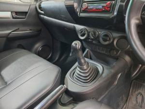 Toyota Hilux 2.4GD S (aircon) - Image 9