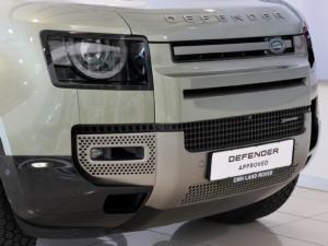 Land Rover Defender 110 D300 X-Dynamic HSE - Image 16