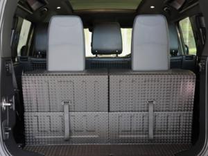 Land Rover Defender 110 D300 X-Dynamic HSE - Image 17