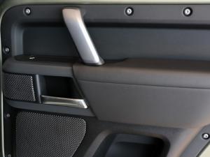 Land Rover Defender 110 D300 X-Dynamic HSE - Image 22