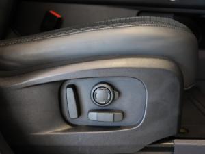 Land Rover Defender 110 D300 X-Dynamic HSE - Image 23