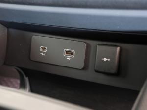 Land Rover Defender 110 D300 X-Dynamic HSE - Image 26