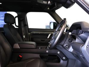 Land Rover Defender 110 D300 X-Dynamic HSE - Image 9