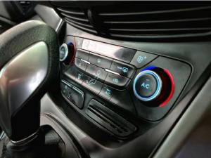 Ford Kuga 1.5T Ambiente auto - Image 12