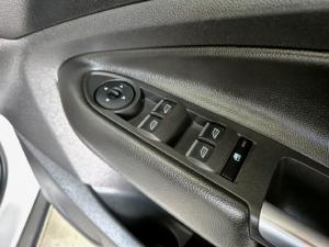 Ford Kuga 1.5T Ambiente auto - Image 19