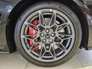 Ford Mustang 5.0 GT fastback - Image 12