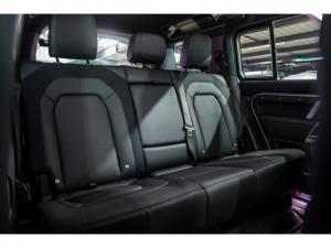 Land Rover Defender 110 D300 X-Dynamic HSE - Image 20