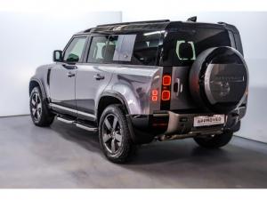 Land Rover Defender 110 D300 X-Dynamic HSE - Image 7