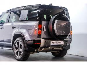 Land Rover Defender 110 D300 X-Dynamic HSE - Image 9