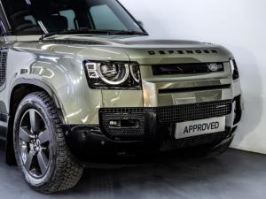 Land Rover Defender 110 D300 X-Dynamic HSE - Image 3