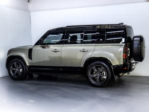 Land Rover Defender 110 D300 X-Dynamic HSE - Image 7