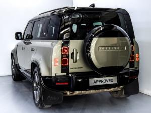 Land Rover Defender 110 D300 X-Dynamic HSE - Image 8