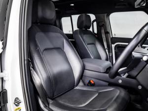 Land Rover Defender 110 D300 X-Dynamic SE - Image 15