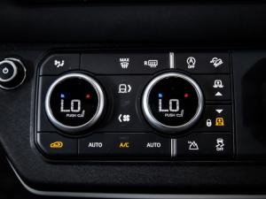 Land Rover Defender 110 D300 X-Dynamic SE - Image 18