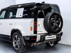 Land Rover Defender 110 D300 X-Dynamic SE - Image 9
