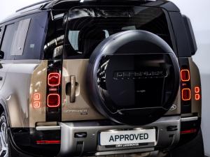 Land Rover Defender 110 D300 X-Dynamic HSE - Image 10