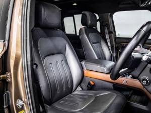 Land Rover Defender 110 D300 X-Dynamic HSE - Image 17