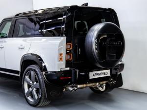 Land Rover Defender 110 V8 - Image 9