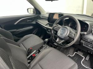 Suzuki Swift 1.2 GLX auto - Image 7