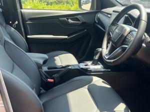 Isuzu D-Max 3.0TD double cab V-Cross - Image 4