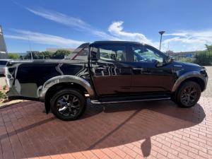 Isuzu D-Max 3.0TD double cab V-Cross - Image 6
