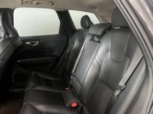 Volvo XC60 B5 Momentum - Image 6