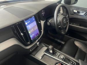 Volvo XC60 B5 Momentum - Image 7